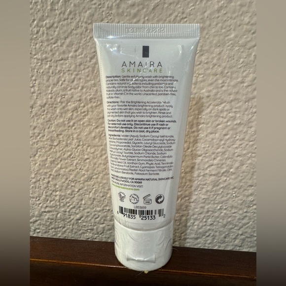 ✨New✨ AMAIRA BRIGHTENING ACCELERATOR WASH - Picture 3 of 8